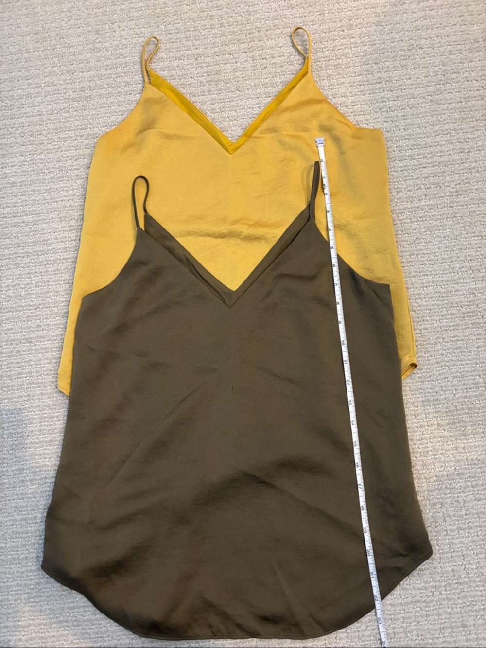 Express Women's V-Neck Satin Camisole - Yellow and Olive Bundle XS